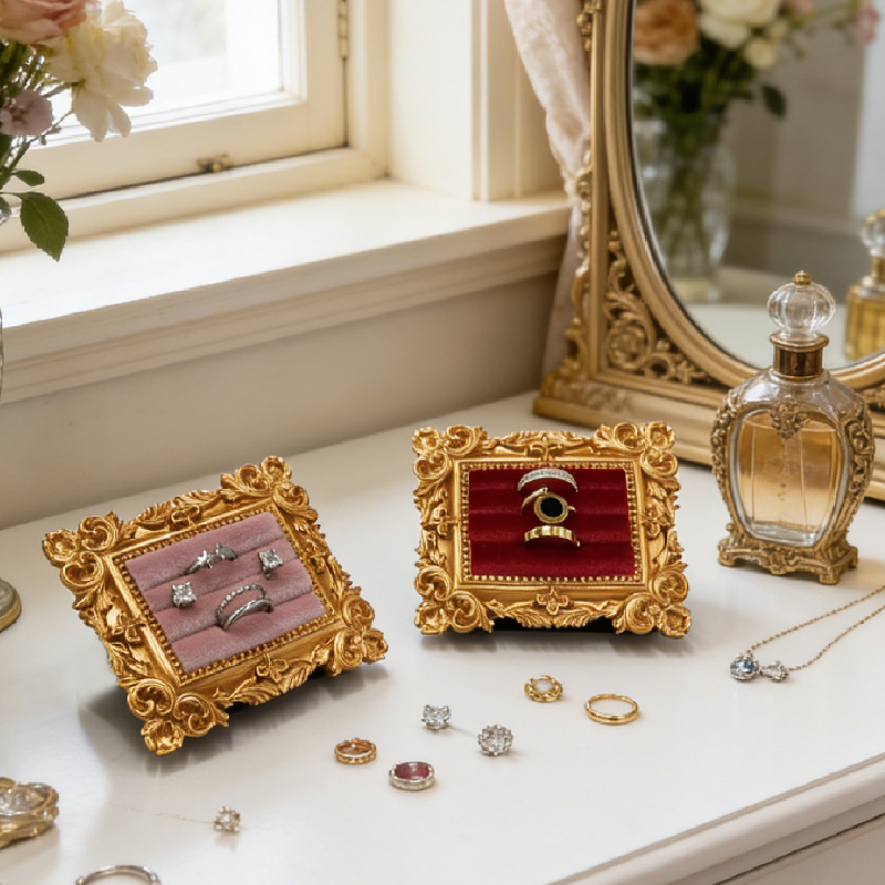 Body Jewelry Display - Espositore Vintage per Anelli a Forma