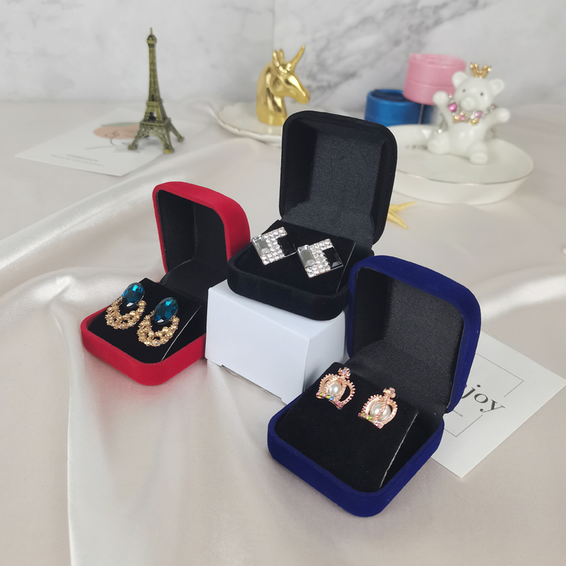 Scatola portaoggetti per orecc - Body Jewelry Display recensione e prezzo