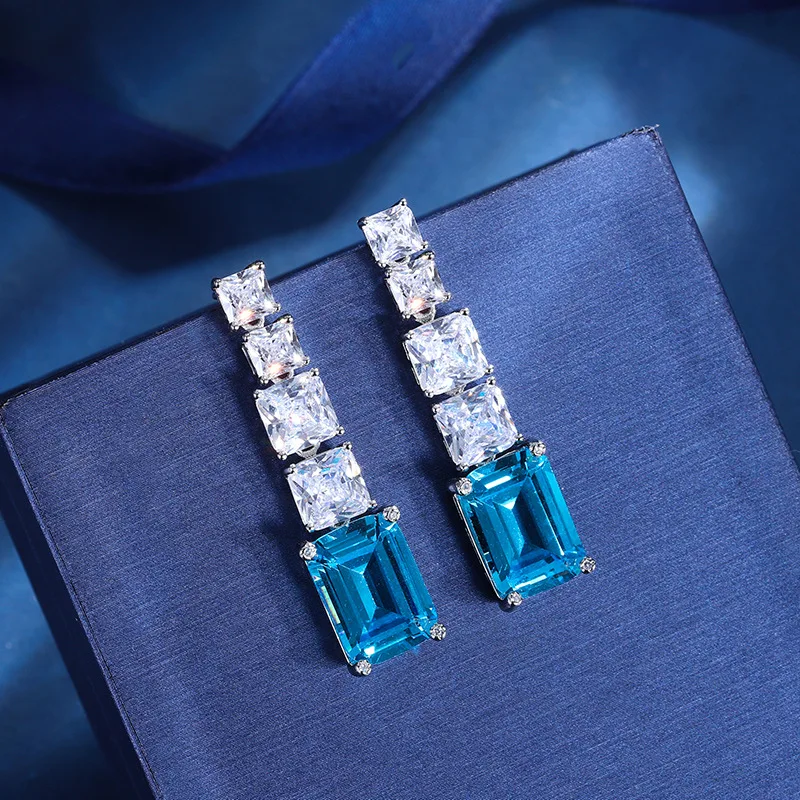 Orecchini a nappa quadrati blu - Body Jewelry Goth recensione e prezzo